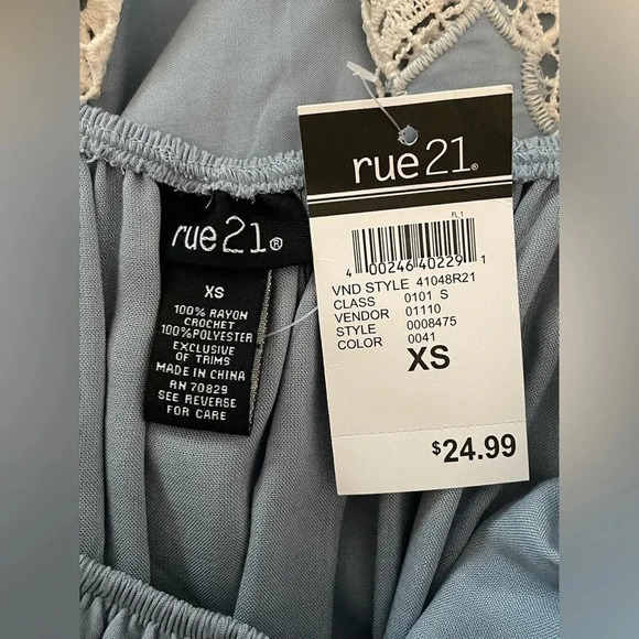 Rue21 Dress 3/4 Sleeves Deep Rounded Neckline Embroidered Lace NWT XS - Picture 5 of 5